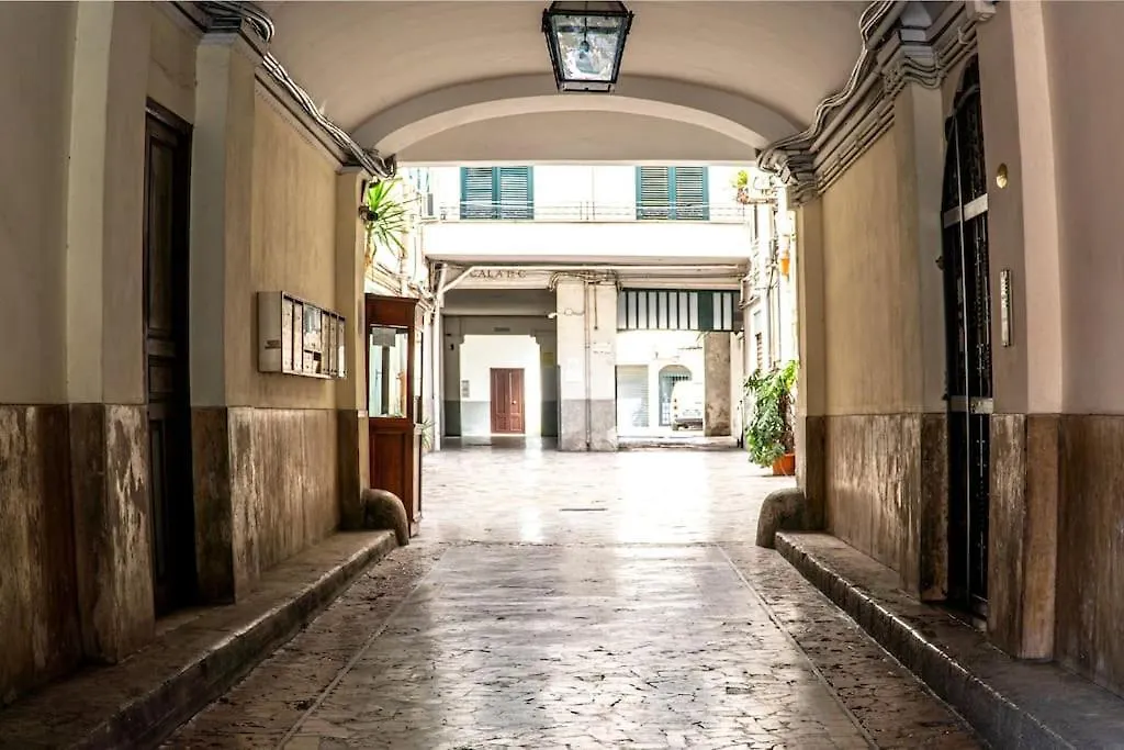 B&B Da Nonna Cicci Apt Vicino Al Teatro Massimo Palermo Italy